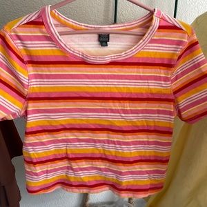 Colorful striped top, short sleeve